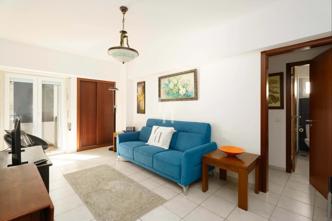 Apartamento T1 para Arrendamento em Quarteira Foto 5