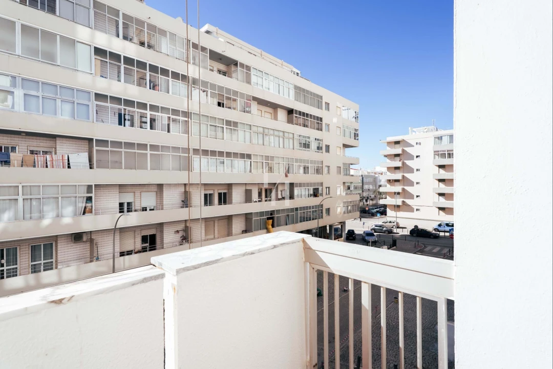 Apartamento T1 para Arrendamento em Quarteira Foto 10