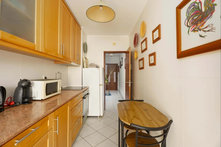 Apartamento T1 para Arrendamento em Quarteira Foto 6