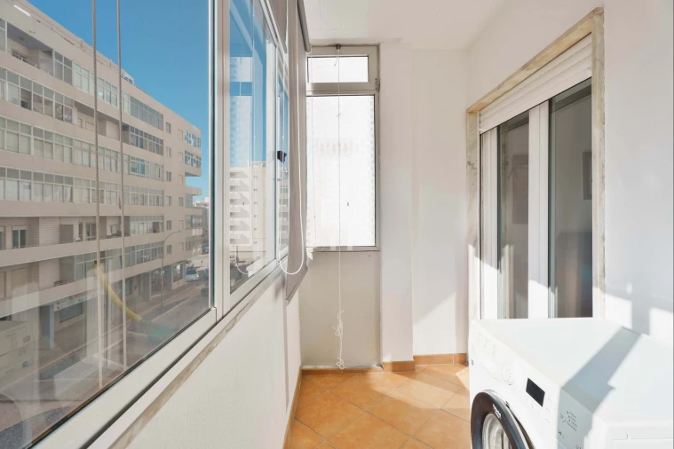 Apartamento T1 para Arrendamento em Quarteira Foto 13