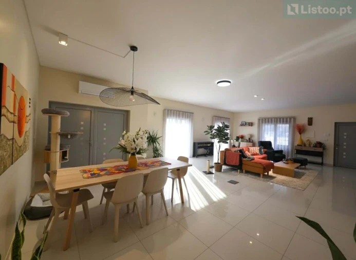 Moradia T5 para Venda em Leiria, Pousos, Barreira e Cortes Foto 15