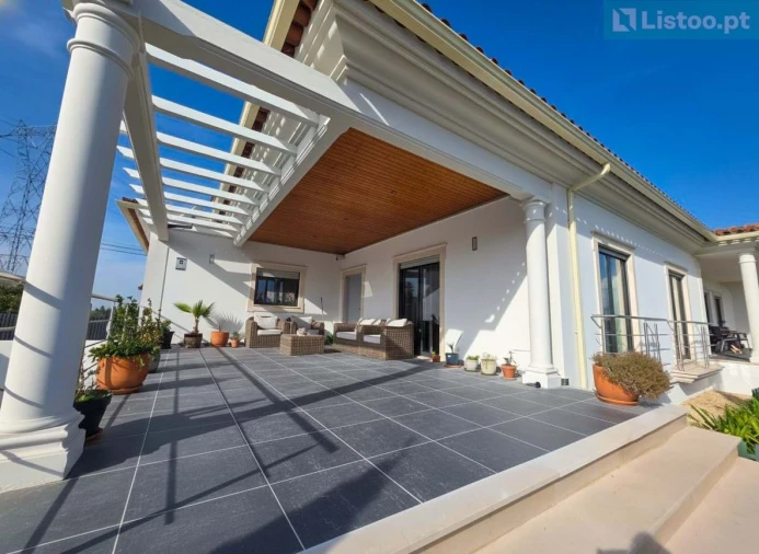 Moradia T5 para Venda em Leiria, Pousos, Barreira e Cortes Foto 14