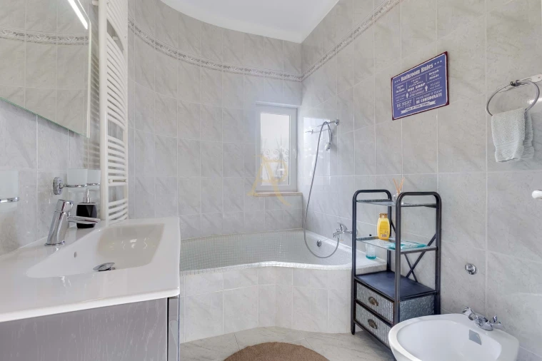 Moradia T4 para Venda em Lagoa e Carvoeiro Foto 38