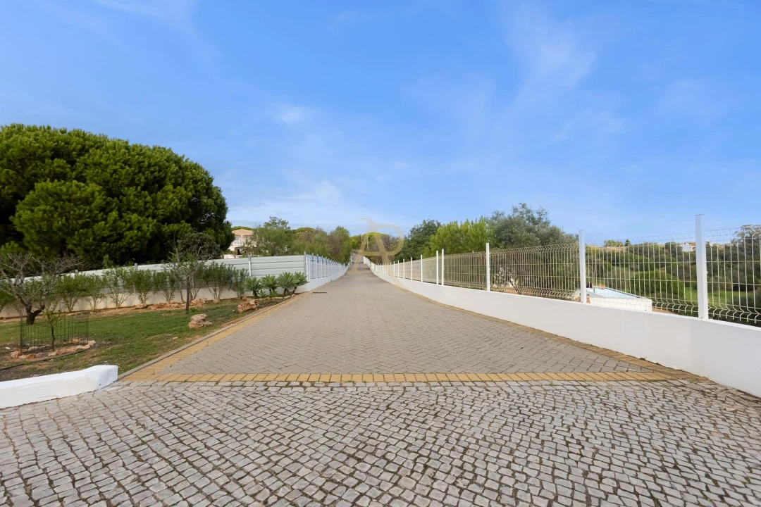 Moradia T4 para Venda em Lagoa e Carvoeiro Foto 3