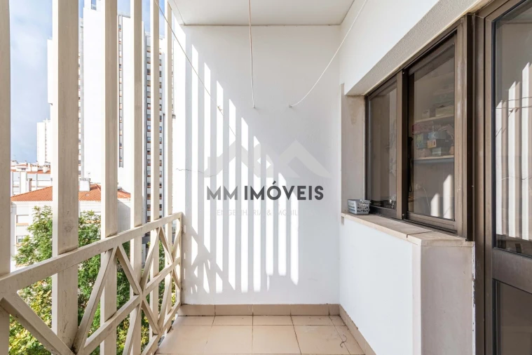 Apartamento T3 para Venda em Algés, Linda-A-Velha e Cruz Quebrada-Dafundo Foto 12