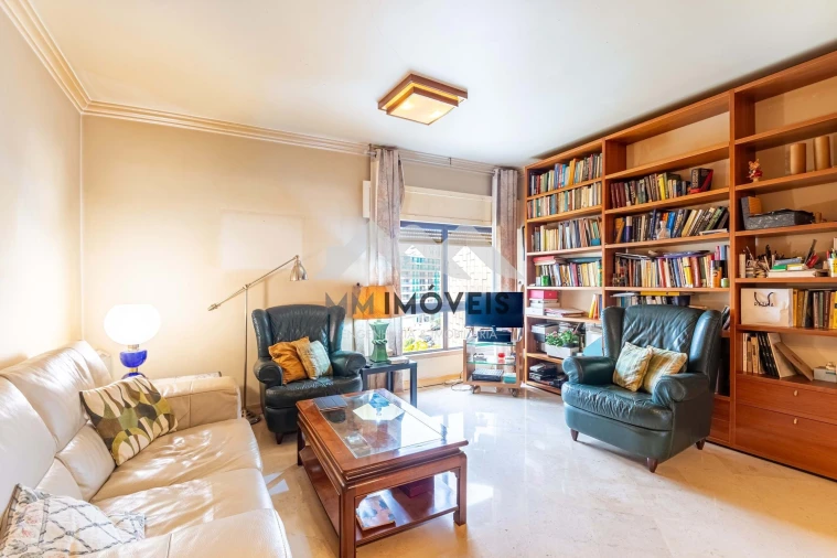 Apartamento T3 para Venda em Algés, Linda-A-Velha e Cruz Quebrada-Dafundo Foto 3