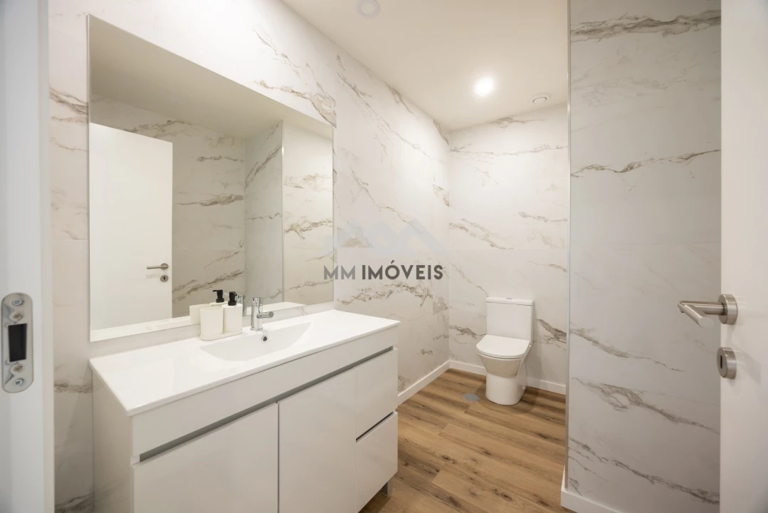 Moradia T4 para Venda em Matosinhos e Leça da Palmeira Foto 37