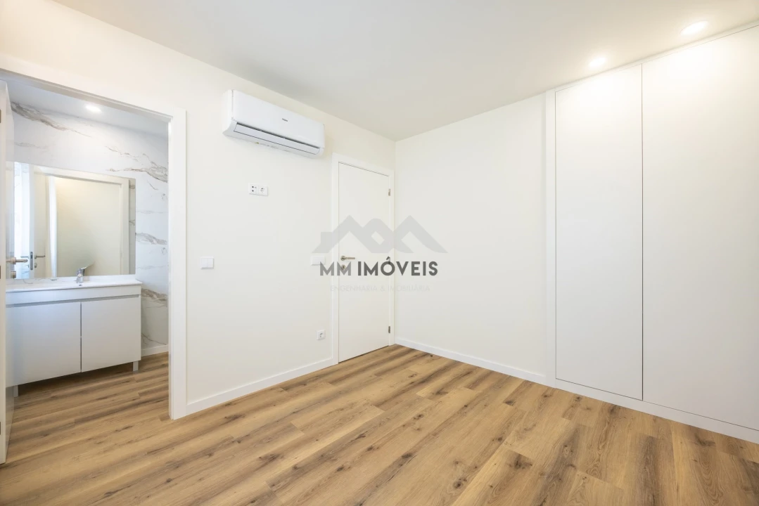 Moradia T4 para Venda em Matosinhos e Leça da Palmeira Foto 42