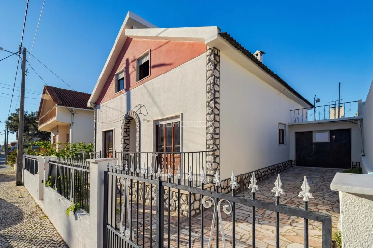 Moradia T3 para Venda em Quinta do Conde Foto 2