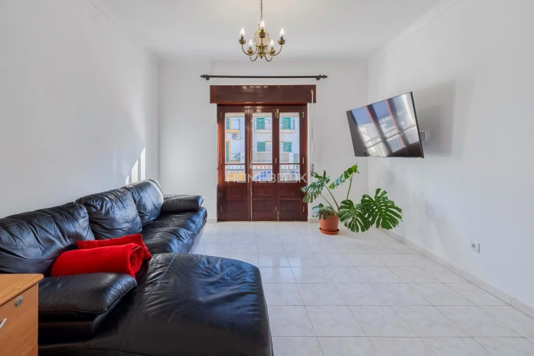 Moradia T3 para Venda em Quinta do Conde Foto 8