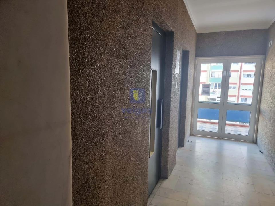 Apartamento T1 para Venda em Massamá e Monte Abraão Foto 41