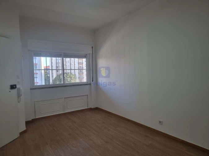 Apartamento T1 para Venda em Massamá e Monte Abraão Foto 17