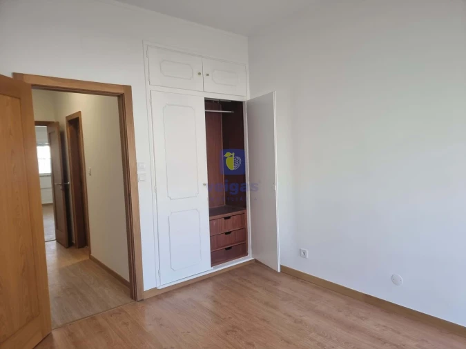 Apartamento T1 para Venda em Massamá e Monte Abraão Foto 4