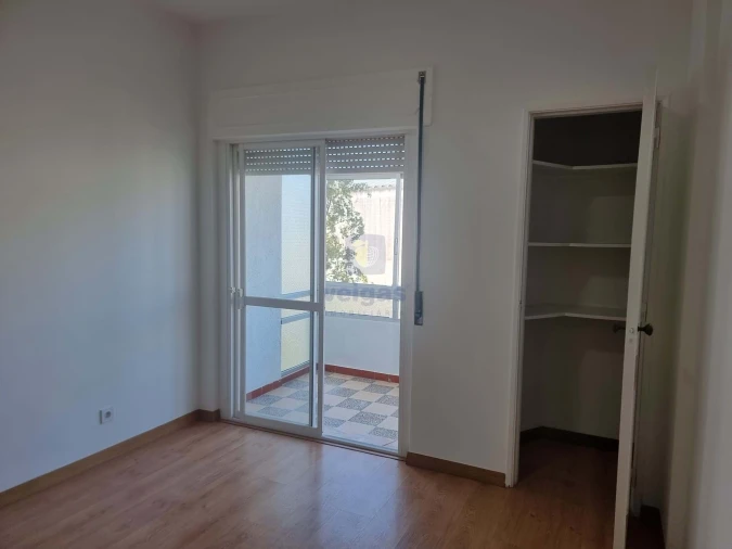 Apartamento T1 para Venda em Massamá e Monte Abraão Foto 32