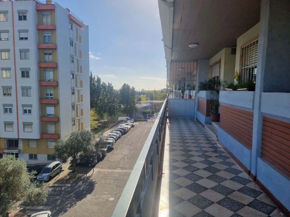 Apartamento T1 para Venda em Massamá e Monte Abraão Foto 6