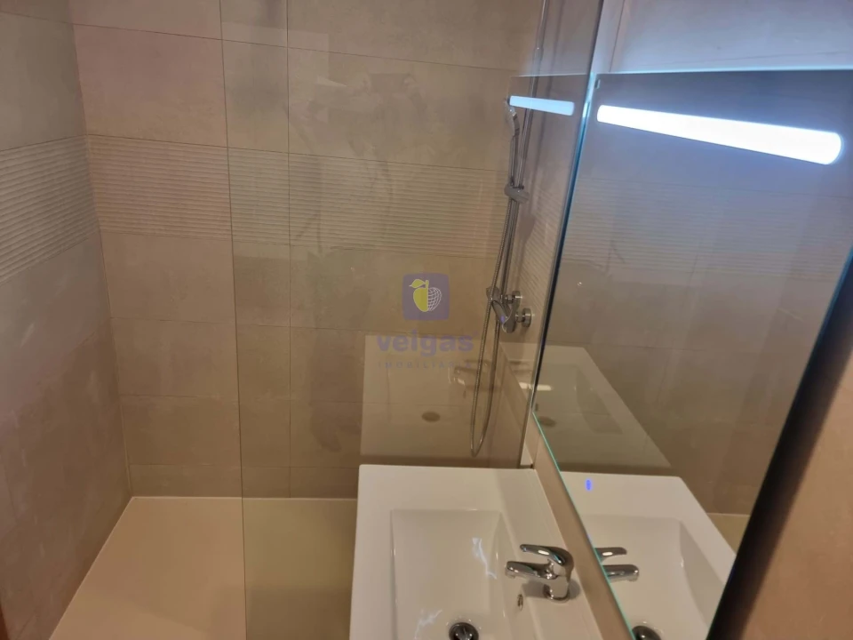 Apartamento T1 para Venda em Massamá e Monte Abraão Foto 16