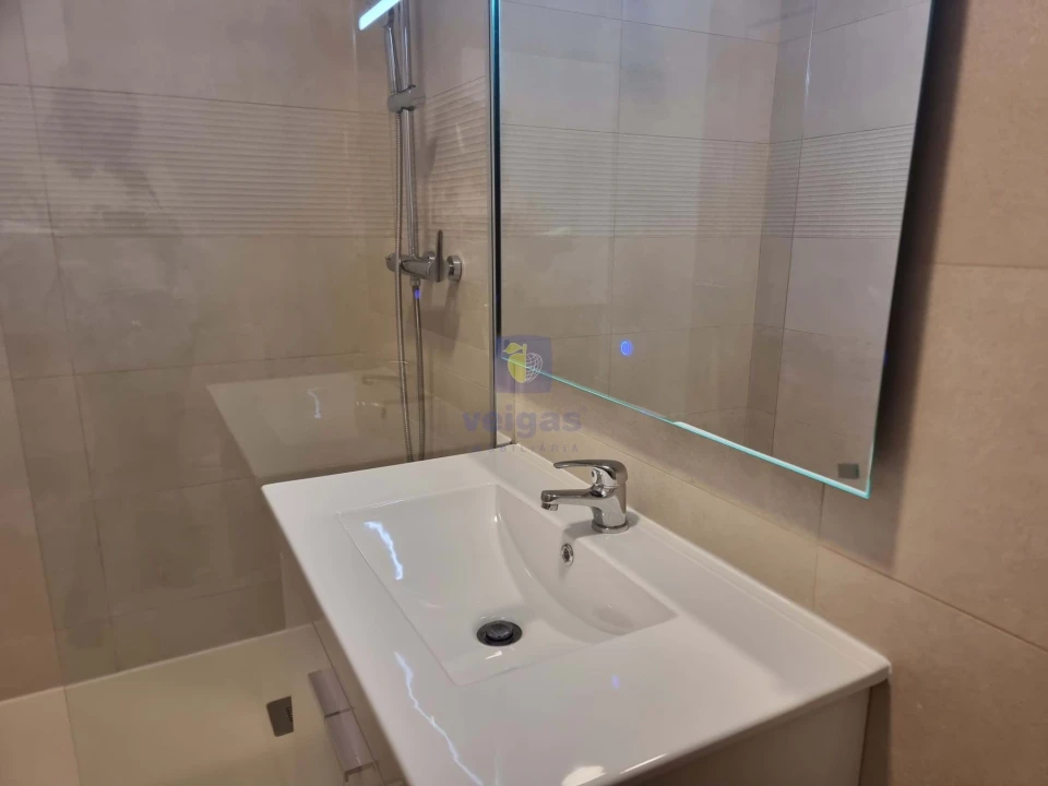 Apartamento T1 para Venda em Massamá e Monte Abraão Foto 38