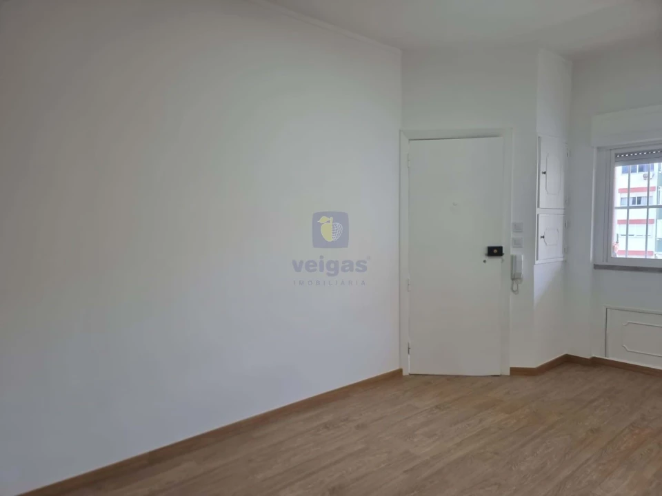 Apartamento T1 para Venda em Massamá e Monte Abraão Foto 15