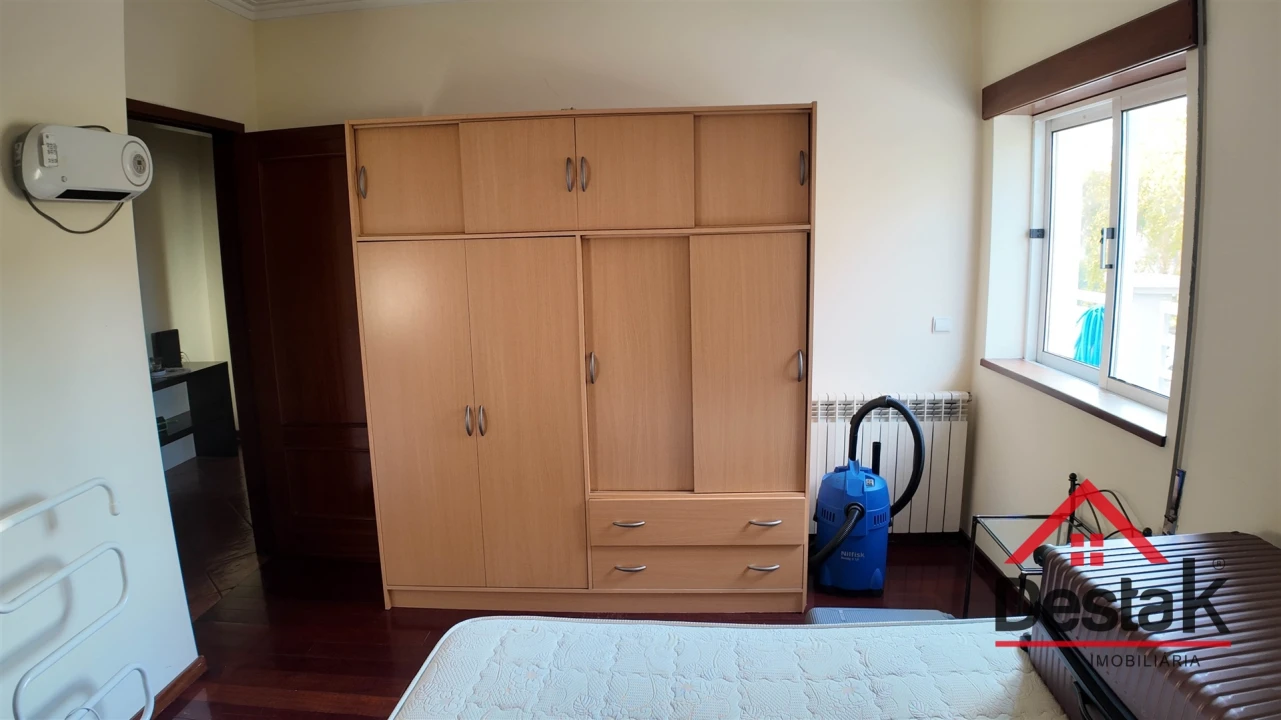 Apartamento T3 para Arrendamento em Viseu Foto 16