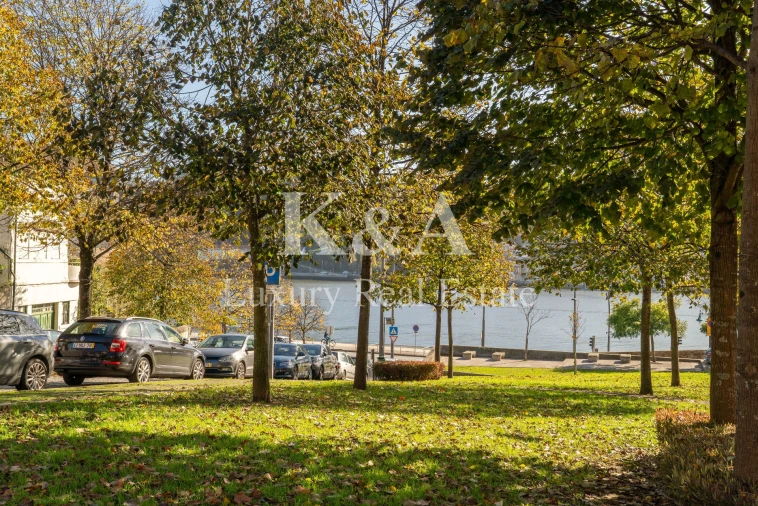 Moradia T4 para Venda em Lordelo do Ouro e Massarelos Foto 3