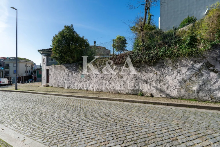 Moradia T4 para Venda em Lordelo do Ouro e Massarelos Foto 4