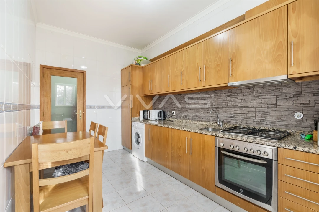 Apartamento T1 para Venda em Airo Foto 8