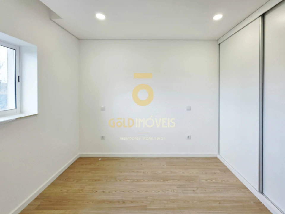 Apartamento T0 para Venda em São Roque Foto 16