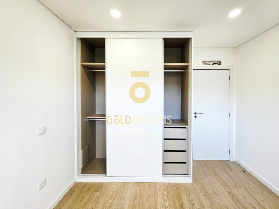 Apartamento T0 para Venda em São Roque Foto 16