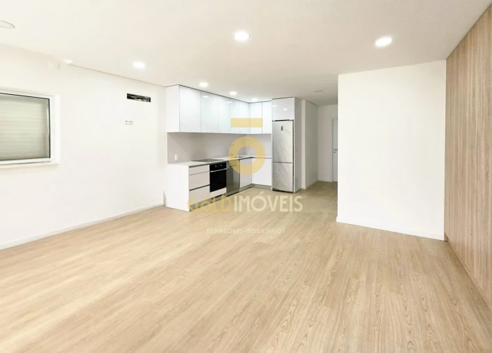 Apartamento T0 para Venda em São Roque Foto 3