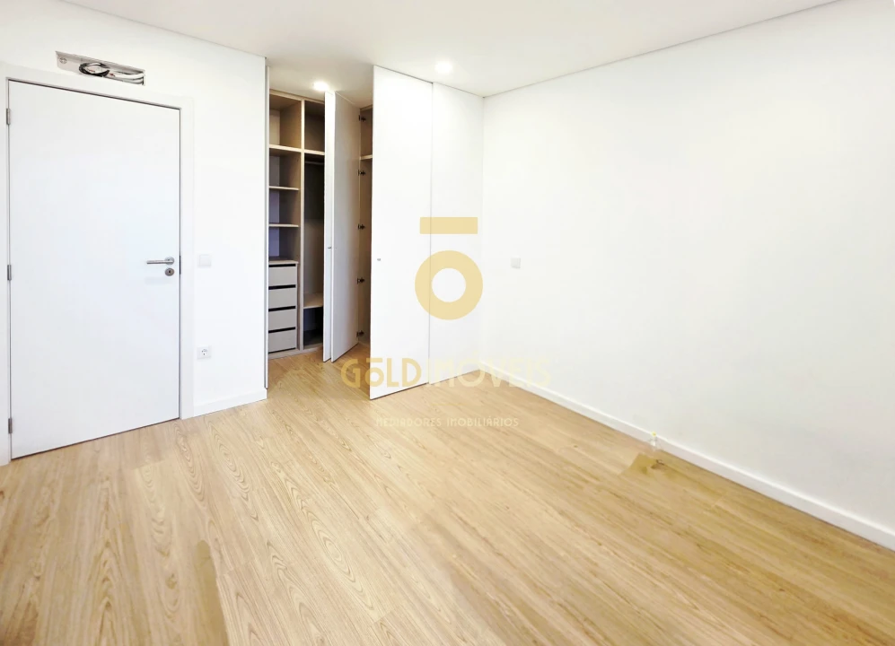 Apartamento T0 para Venda em São Roque Foto 19