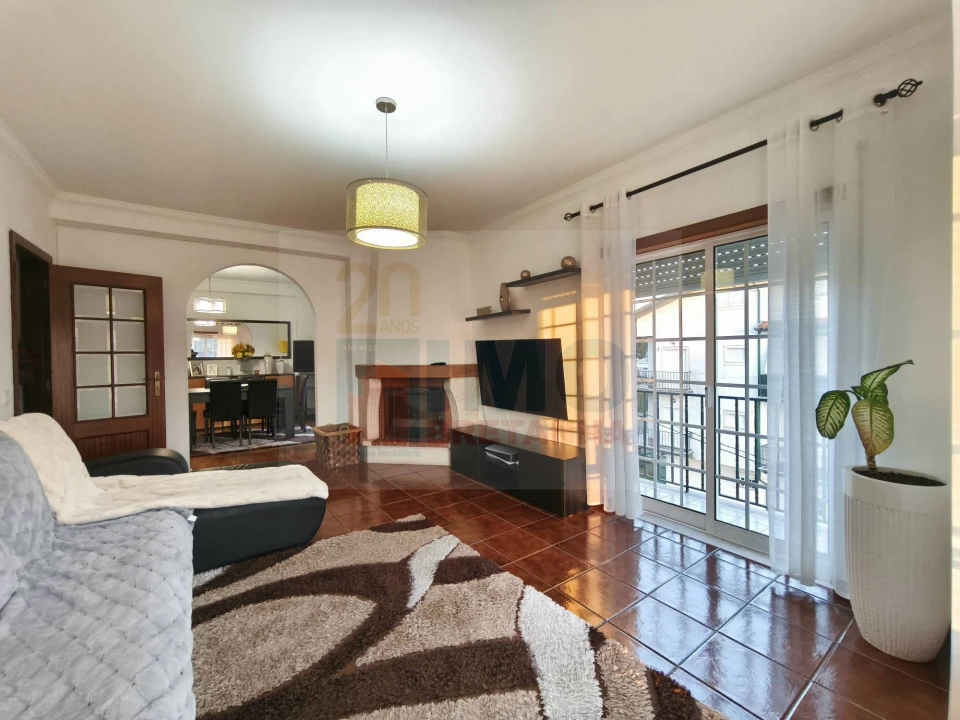 Apartamento T3 para Venda em Serpins Foto 1