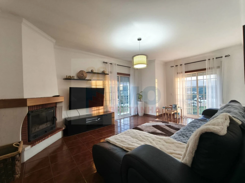 Apartamento T3 para Venda em Serpins Foto 3