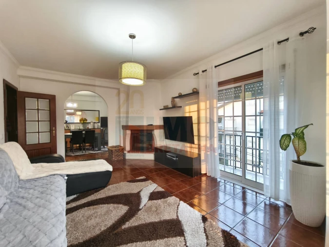 Apartamento T3 para Venda em Serpins Foto 1