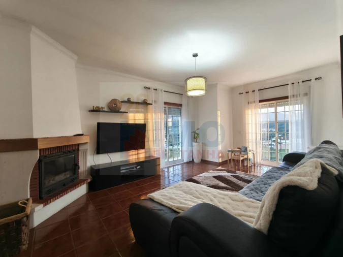 Apartamento T3 para Venda em Serpins Foto 3