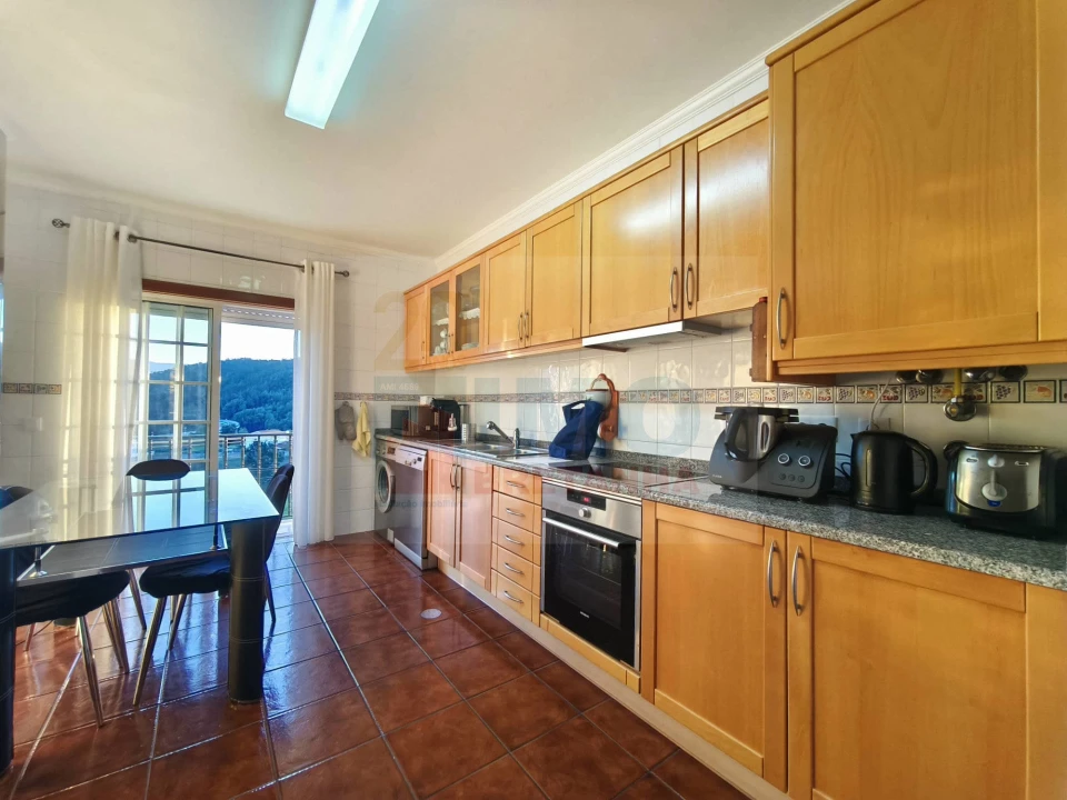 Apartamento T3 para Venda em Serpins Foto 6