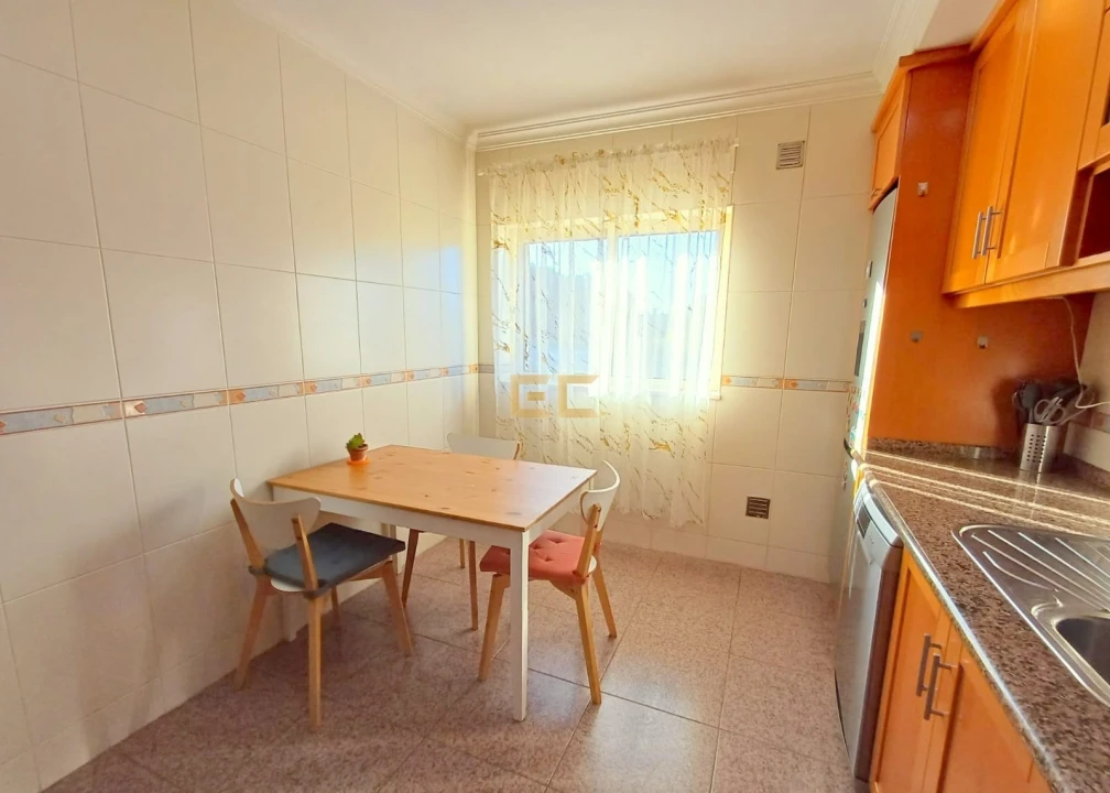 Apartamento T2 para Venda em Tavarede Foto 11