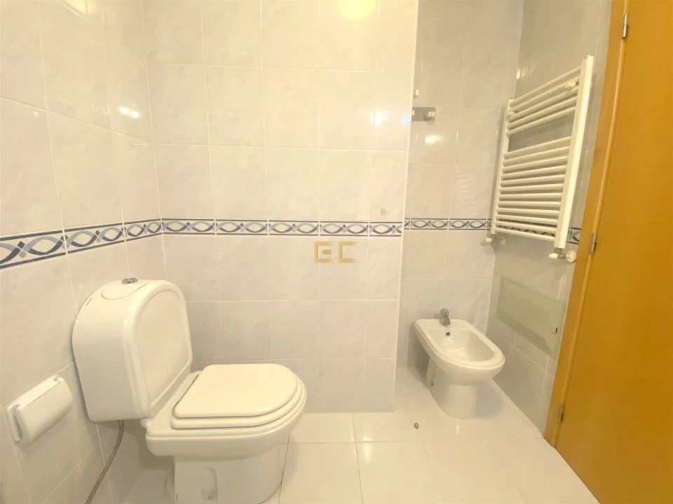 Apartamento T2 para Venda em Tavarede Foto 9