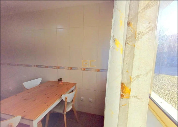 Apartamento T2 para Venda em Tavarede Foto 12