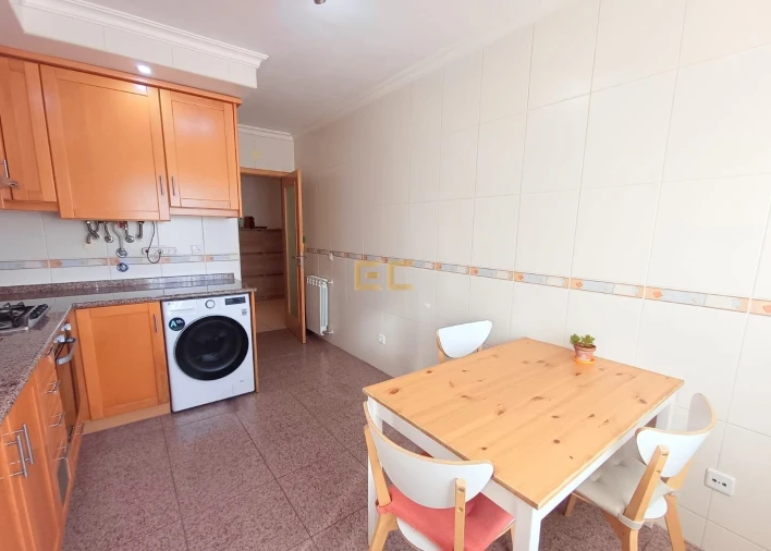 Apartamento T2 para Venda em Tavarede Foto 14