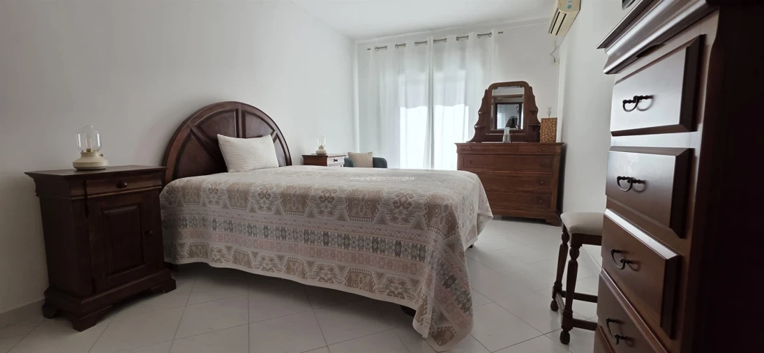 Apartamento T3 para Venda em Quelfes Foto 24