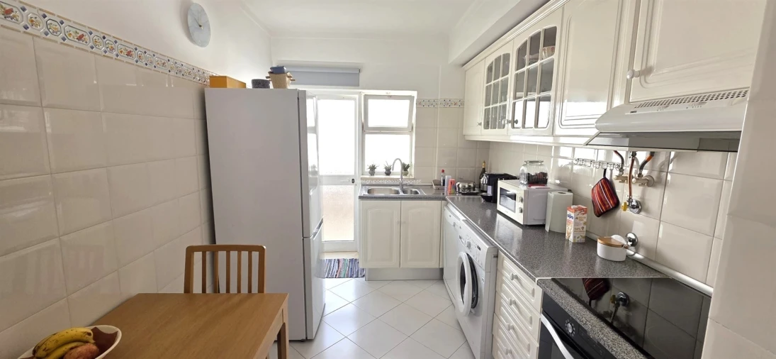 Apartamento T3 para Venda em Quelfes