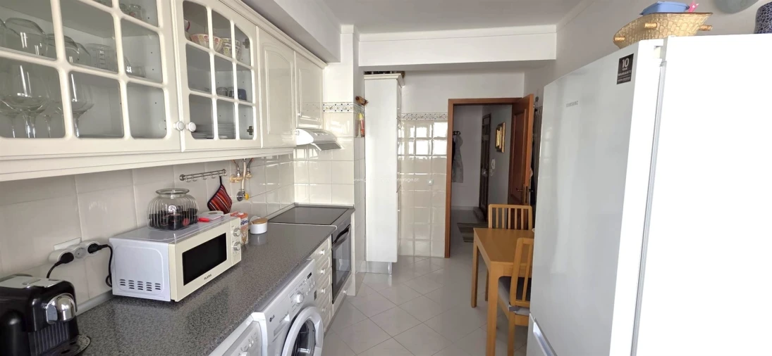 Apartamento T3 para Venda em Quelfes Foto 4