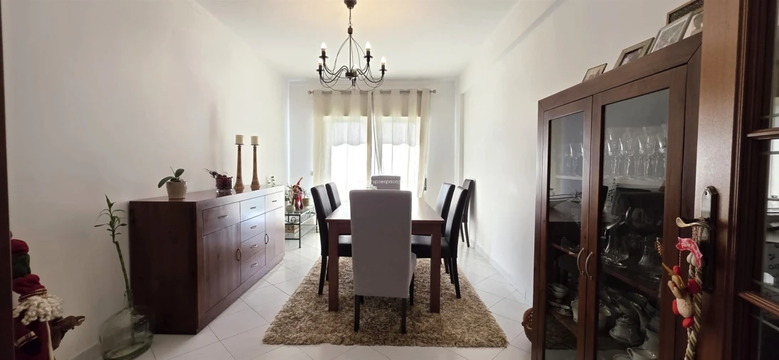 Apartamento T3 para Venda em Quelfes Foto 10