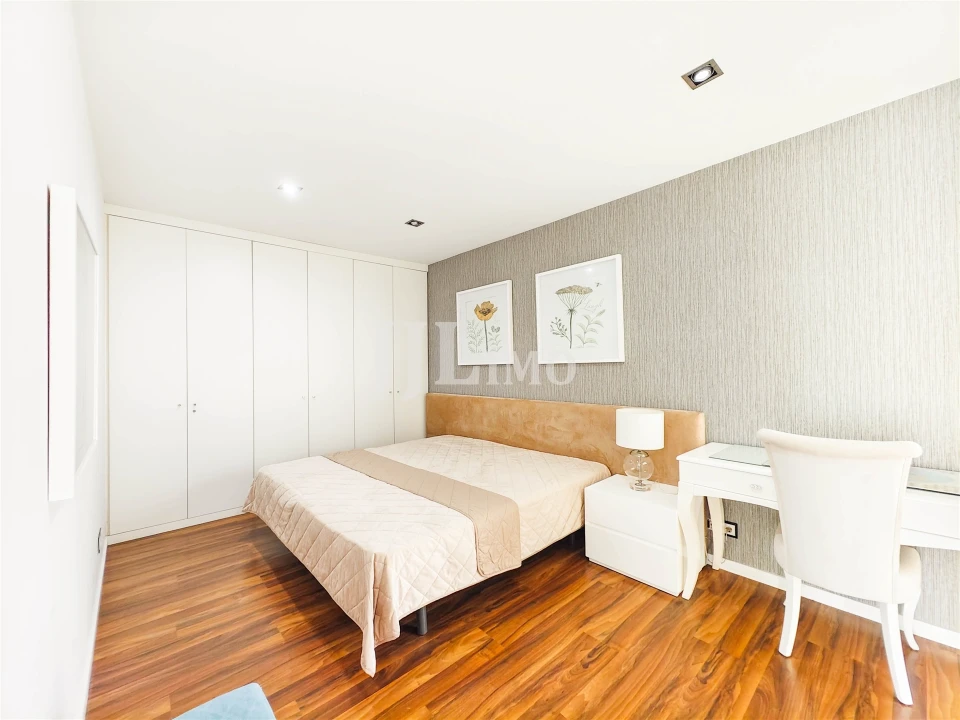 Moradia T3 para Arrendamento em Silveira Foto 13