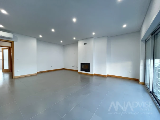 Apartamento T3 para Arrendamento em Viseu Foto 4