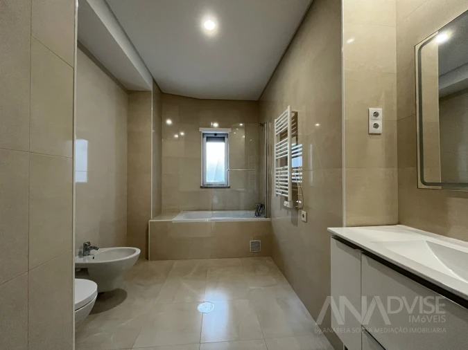 Apartamento T3 para Arrendamento em Viseu Foto 8