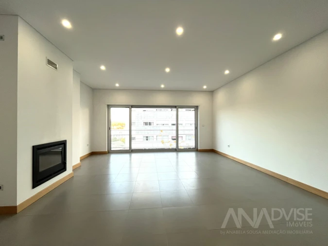 Apartamento T3 para Arrendamento em Viseu Foto 5