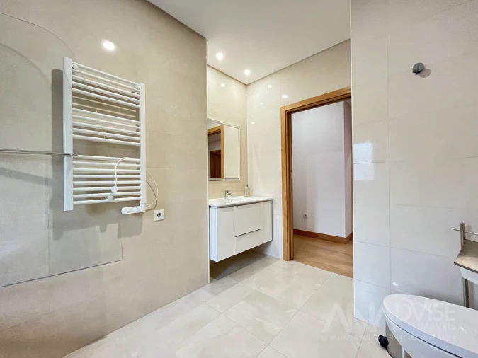 Apartamento T3 para Arrendamento em Viseu Foto 7