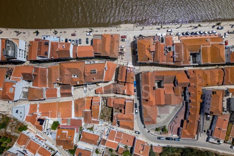 Prédio para Venda em Santa Maria do Castelo e Santiago e Santa Susana Foto 17