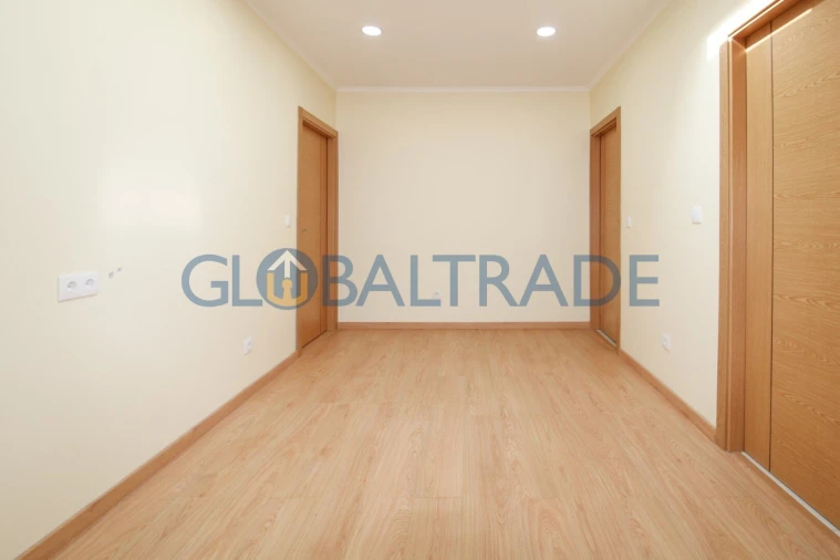 Moradia T3 para Venda em Campanhã Foto 7